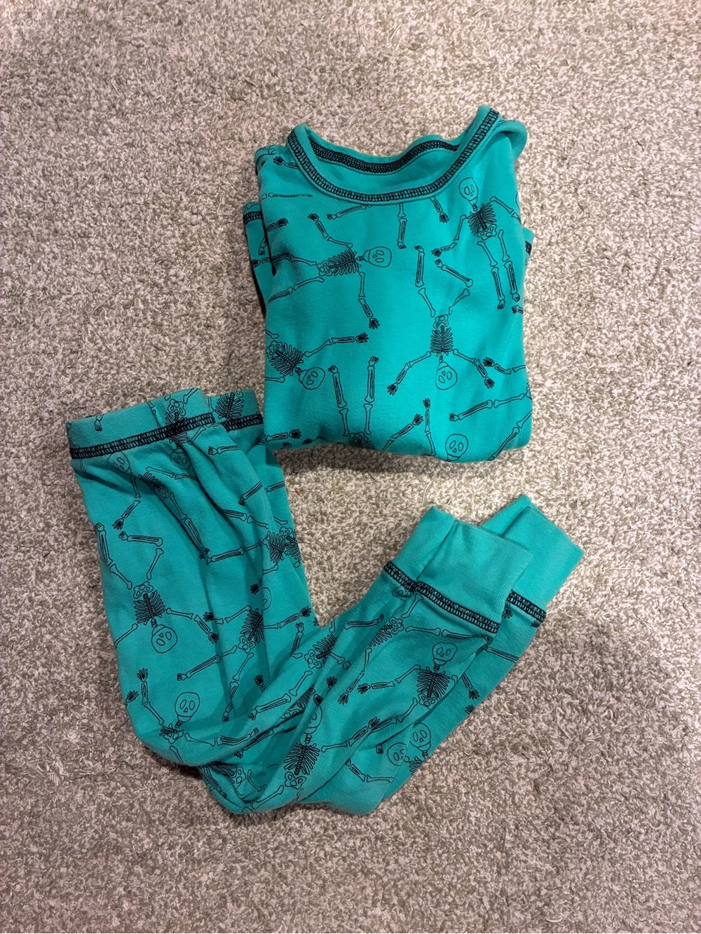 Nordstrom Dancing Skeletons Halloween PJ Set Teal Green Size 3